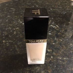 TOM FORD TRACELESS FOUNDATION PALE DUNE 3.0